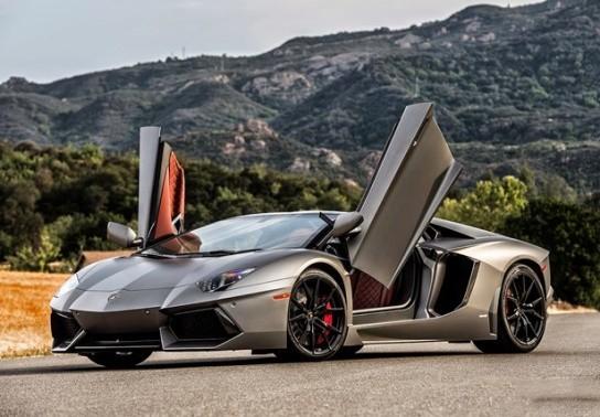 Bảng giá xe Lamborghini cập nhật – Khuyến mãi mới nhất