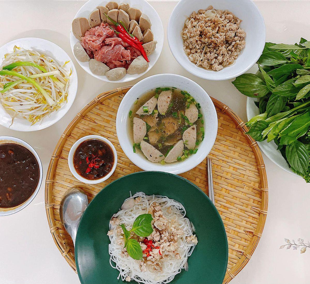 phở khô phở 2 tô Gia Lai - đặc sản Pleiku