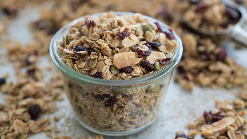 Ngũ cốc granola là gì? Ăn granola thế nào đúng cách?