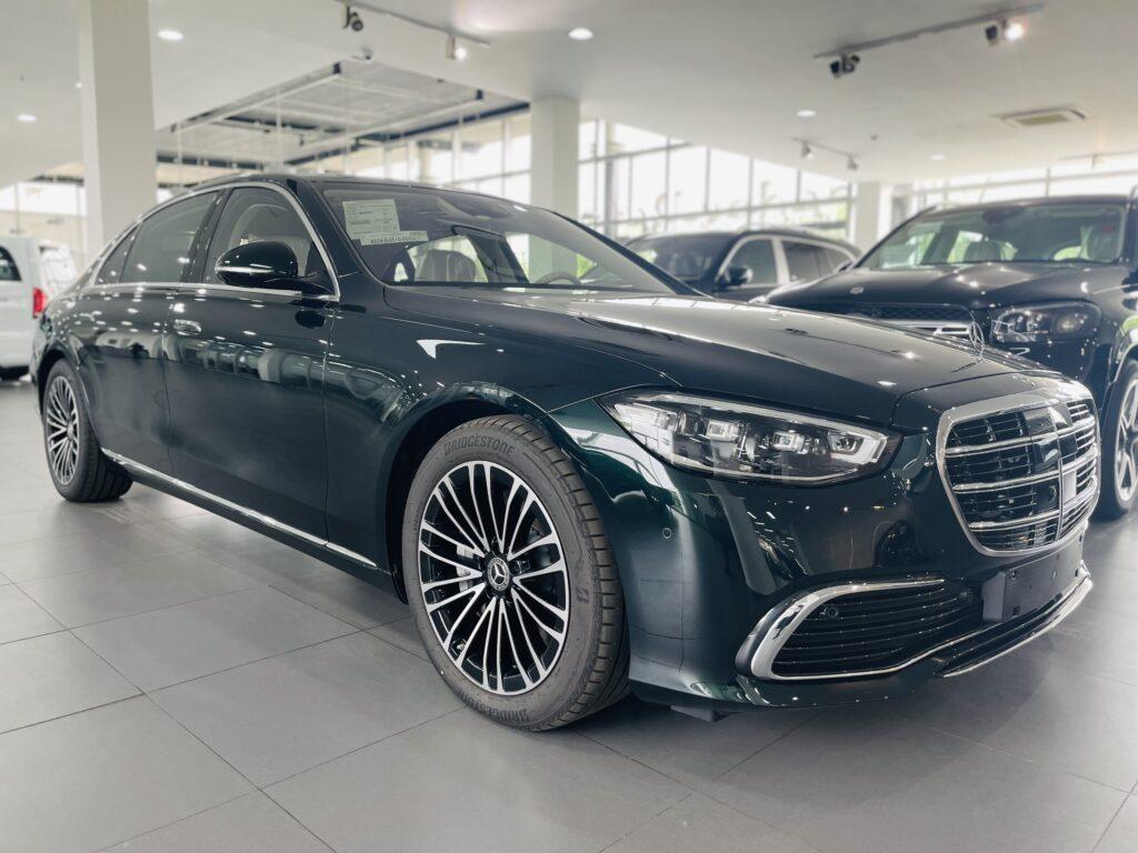 Mercedes S450 Luxury 2024 màu Xanh Emerald Sẵn xe giao ngay